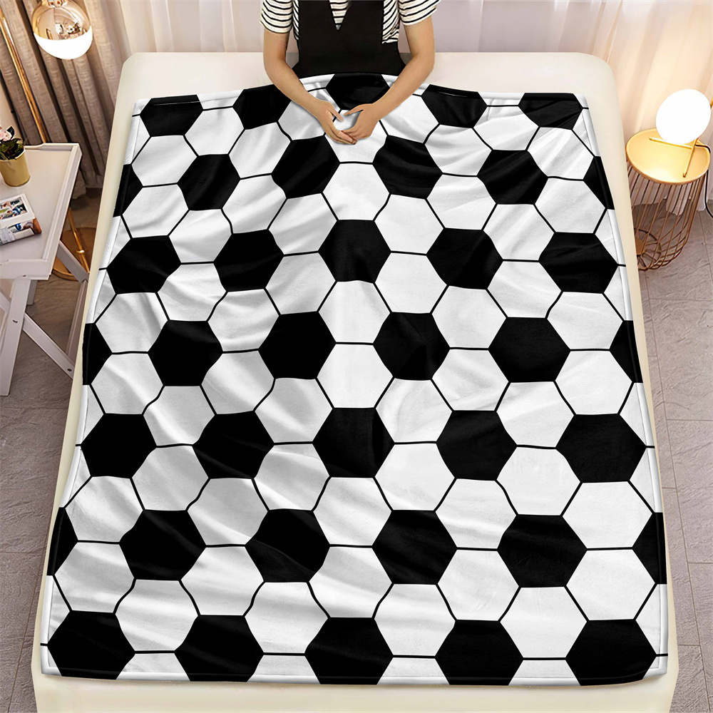 Black white football Microfibe - Christmas Throw Blanket 리뷰 및 가격